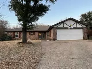 1909 Lynbrook Lane, Arlington, TX 76015