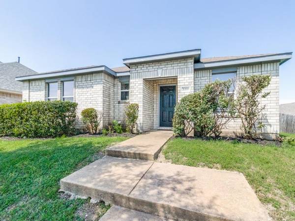 3201 Silver Creek Drive, Mesquite, TX 75181