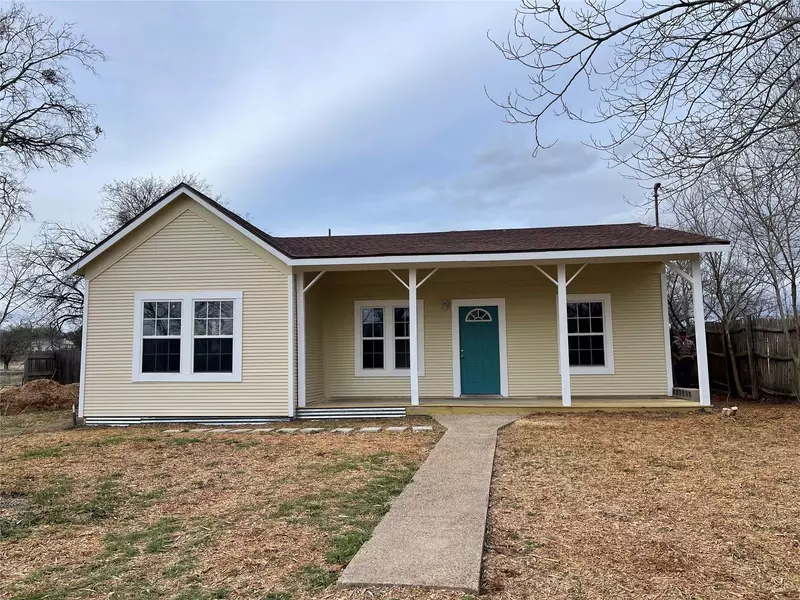 624 E Lumpkin Street, Meridian, TX 76665