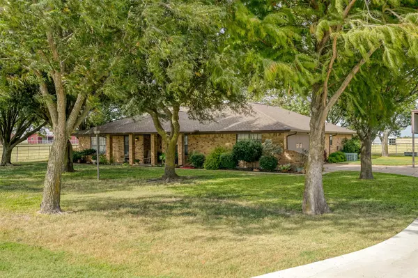 801 Boyce Road, Waxahachie, TX 75165