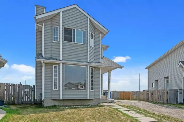 Calgary, AB t2b3h5,5157 Erin PL SE