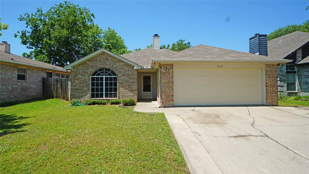 6329 Rockhaven Drive, Fort Worth, TX 76179