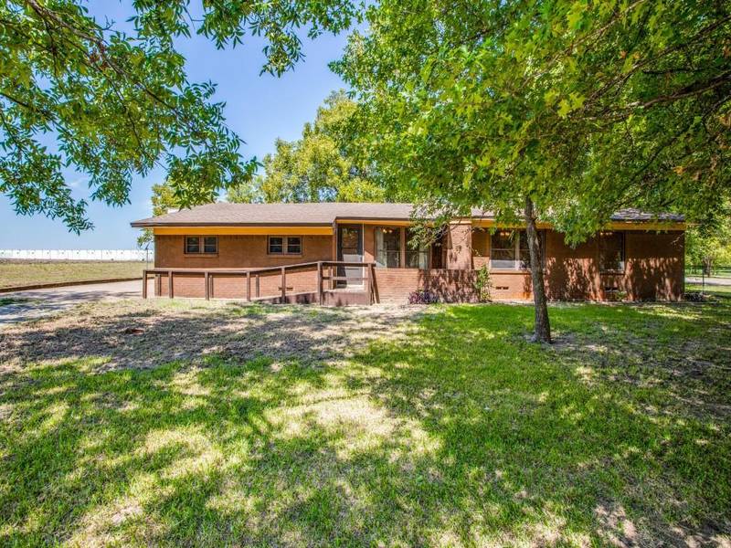 1018 Highview Drive, Wilmer, TX 75141