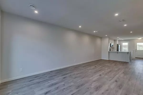 Calgary, AB T3L 0H5,260 Rowley WAY NW #306