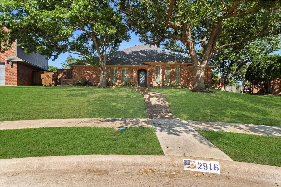 2916 Cambridgeshire Drive, Carrollton, TX 75007