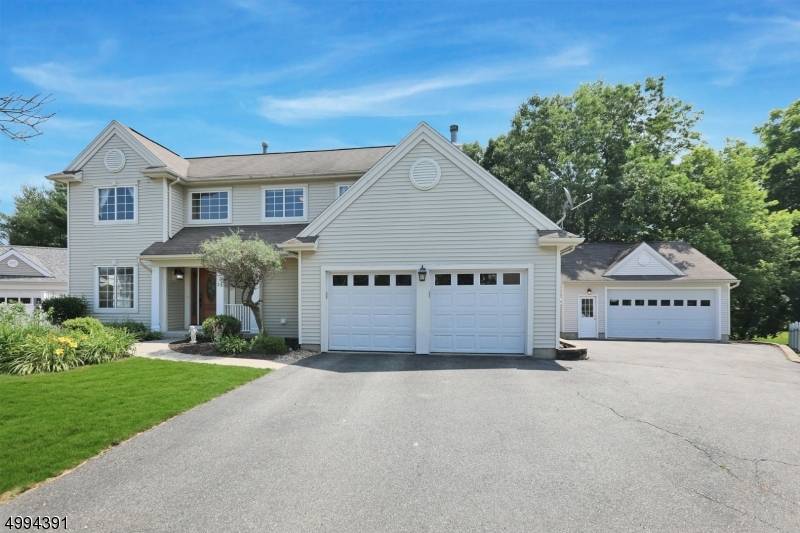 23 WHISPERING PINE WAY, Jefferson Twp., NJ 07438