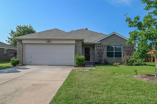 808 Sage Meadow Drive, Glenn Heights, TX 75154