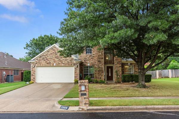 7308 Crabtree Lane, North Richland Hills, TX 76182