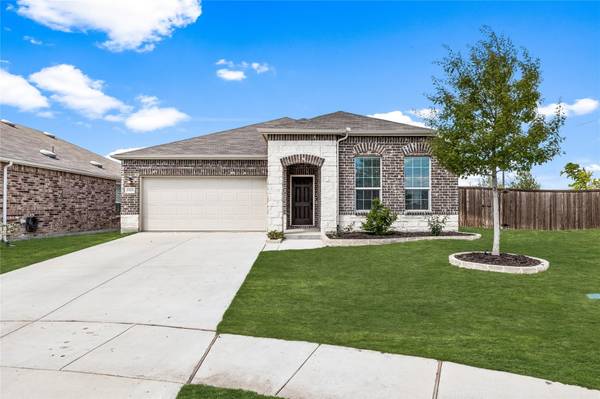 1925 Trace Drive, Aubrey, TX 76227