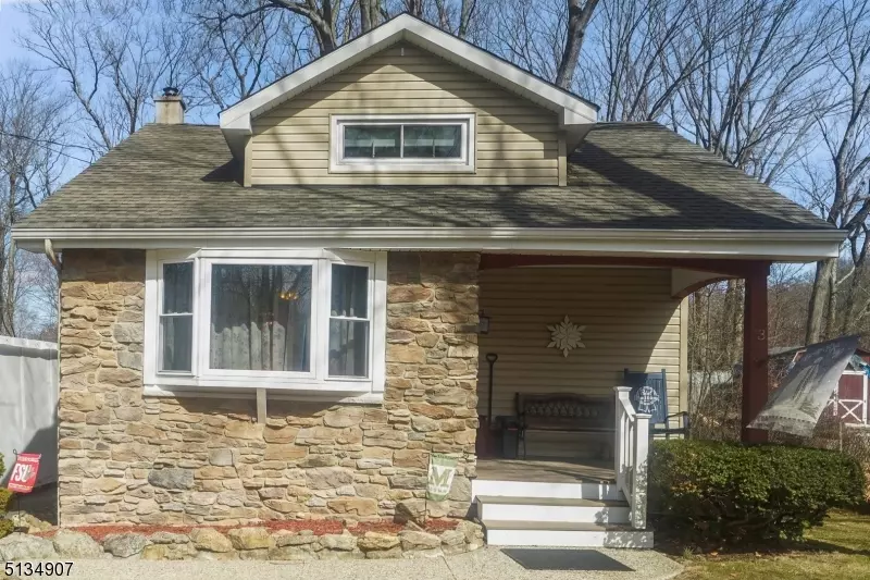 13 Grove St, Mount Olive Twp., NJ 07828