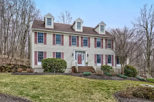 52 Heritage Ct, Randolph Twp., NJ 07869