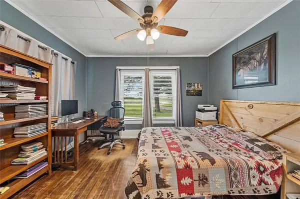 136 Hill County Road 1413 E Grandview, TX 76050