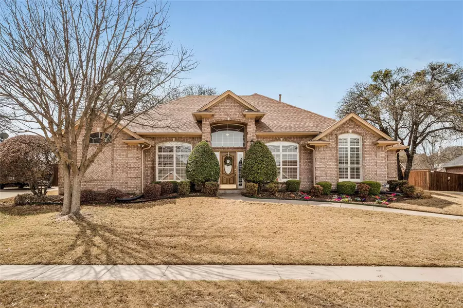 1402 Hidden Oaks Circle, Corinth, TX 76210