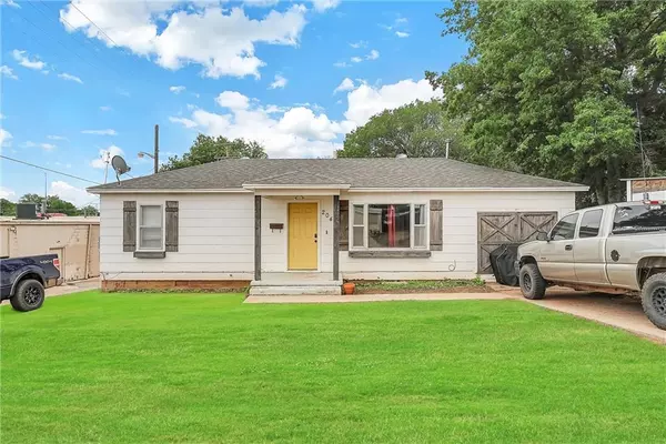 204 E 3rd Street, Cordell, OK 73632