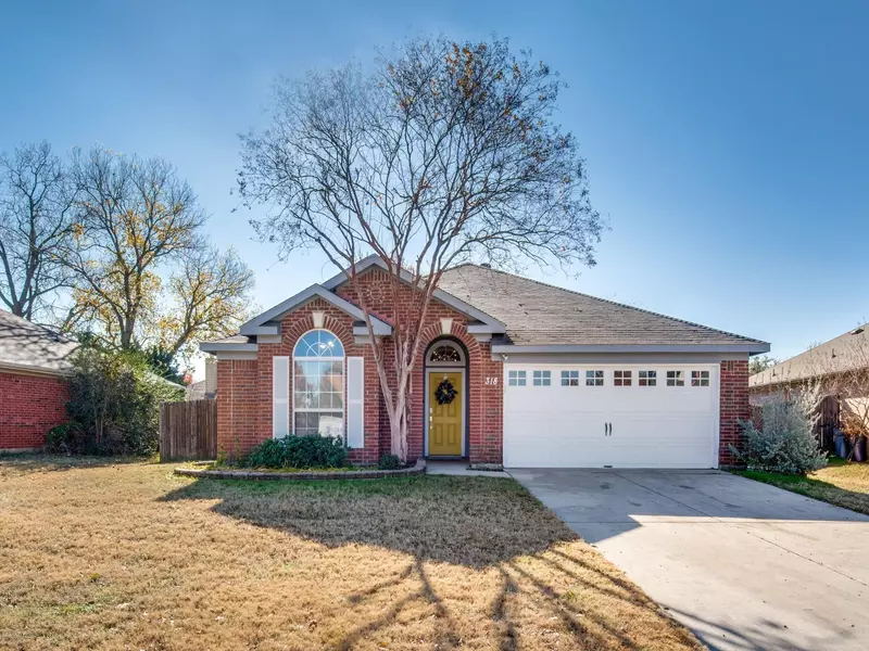 318 Ashley Oak Lane, Lake Dallas, TX 75065