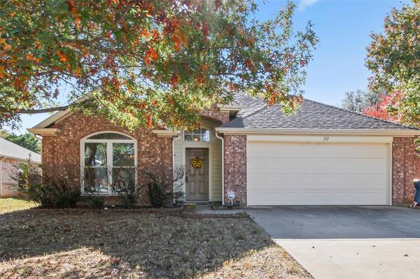 332 Sweet Leaf Lane, Lake Dallas, TX 75065