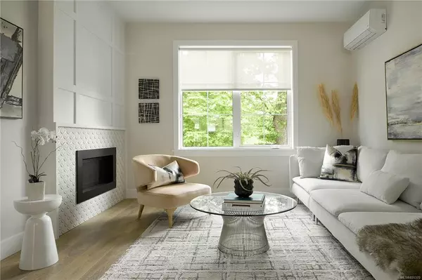 Saanich, BC V8R 2P3,1810 Kings Rd #2