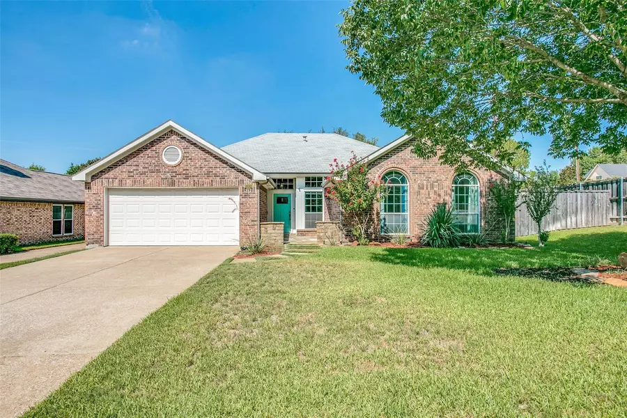 4102 Harvestwood Drive, Grapevine, TX 76051