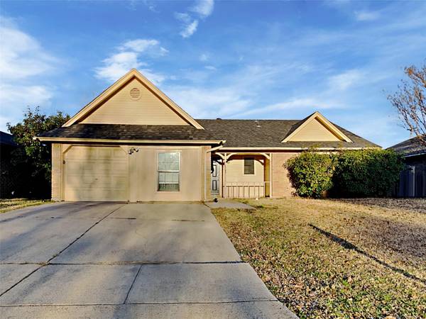 6603 Country Creek Drive, Arlington, TX 76001