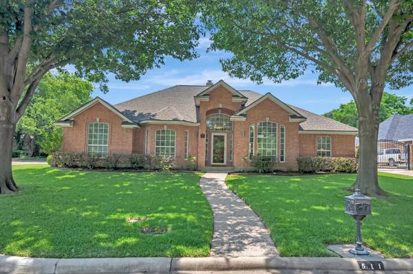 511 Estate Drive, Grand Prairie, TX 75052