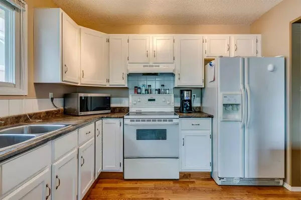 Calgary, AB T3K 1K7,304 Beddington CIR NE