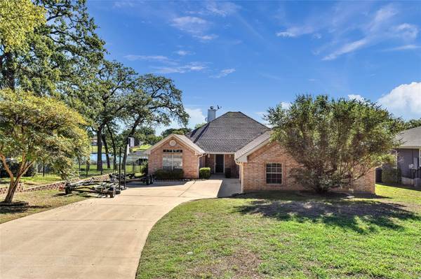 108 Blackfoot Trail, Lake Kiowa, TX 76240