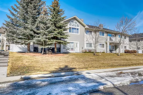 Calgary, AB T1Y 7K8,6619 Pinecliff GRV NE