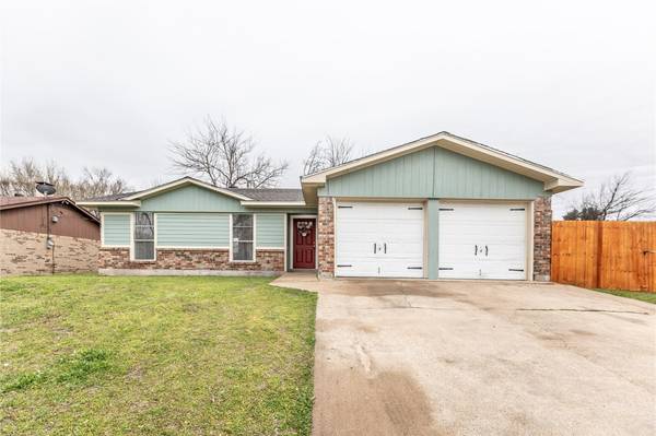 8721 Silver Creek Road,  White Settlement,  TX 76108