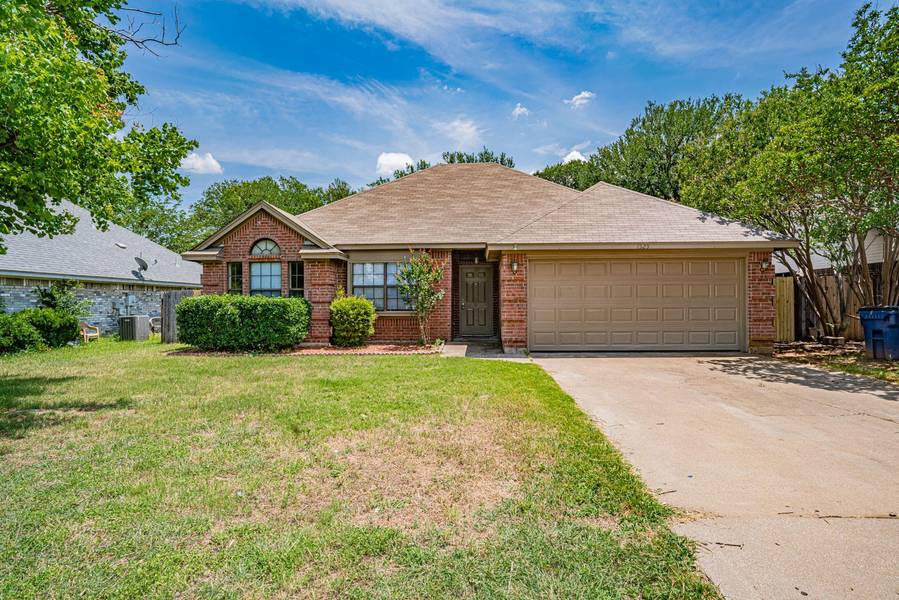 1525 Berry Patch Lane, Granbury, TX 76048