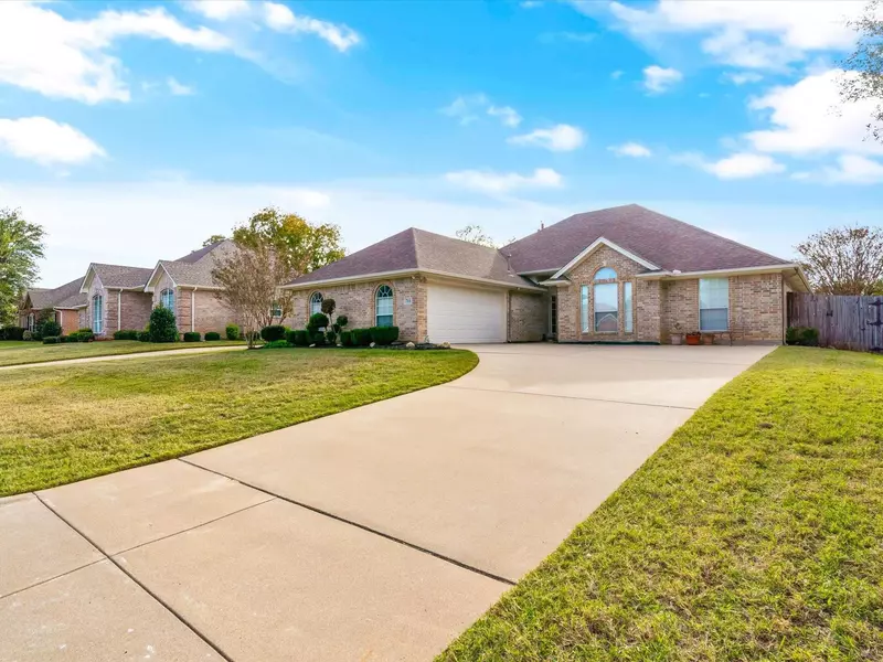 704 Brandon Drive, Cleburne, TX 76033