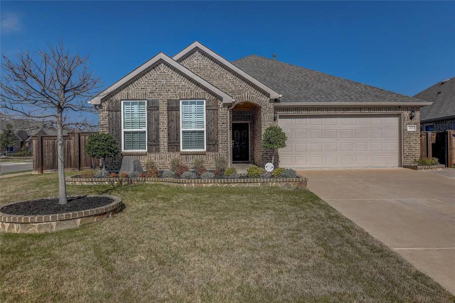 3501 Weyburn Drive, Mansfield, TX 76084