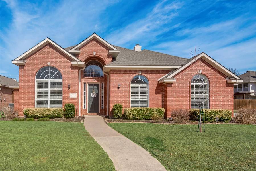 2523 Fallview Lane, Carrollton, TX 75007