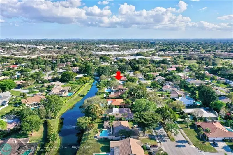 9975 Ramblewood Dr, Coral Springs, FL 33071