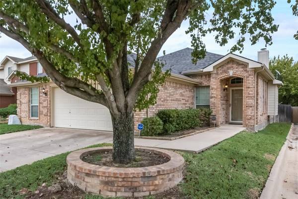 1007 Deedee Creek Drive, Euless, TX 76040