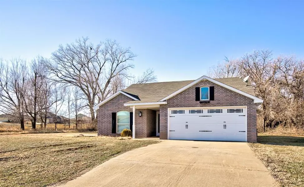 2702 Valley View Road, Enid, OK 73701