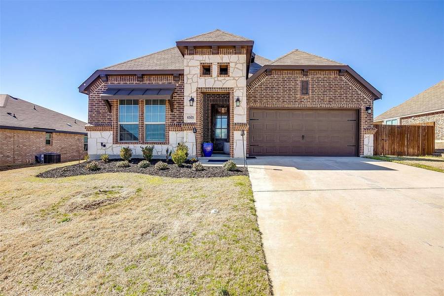 6505 Molly Anita Drive, Burleson, TX 76058