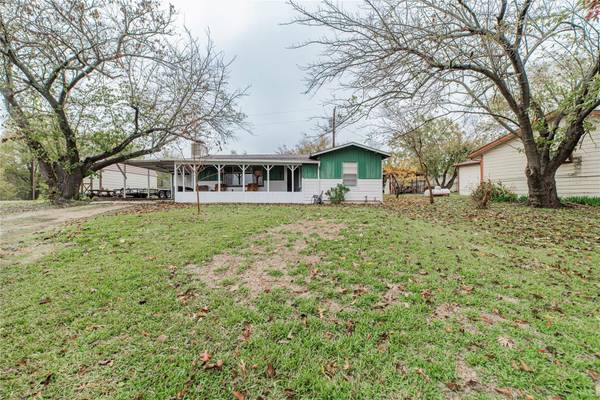 8175 Lakeview Circle, Lone Oak, TX 75453