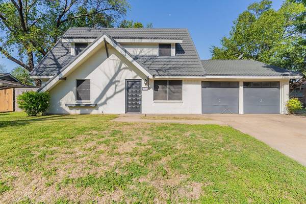 1333 Brookside Drive, Hurst, TX 76053