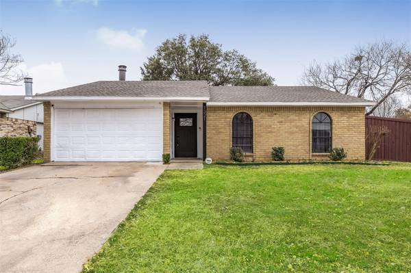 1321 Independence Trail, Grand Prairie, TX 75052