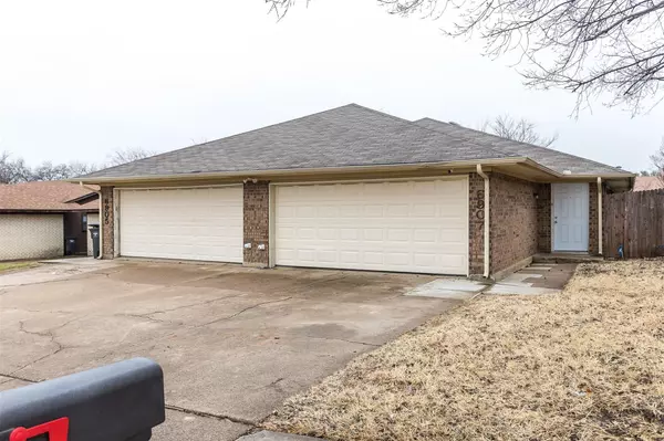 6905 W Cleburne Road, Fort Worth, TX 76133