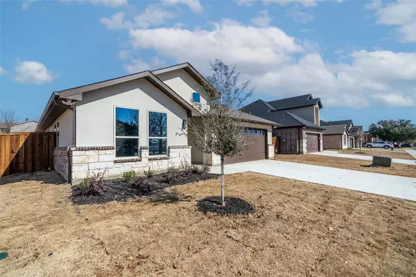 Little Elm, TX 75068,1067 Lake Trail Drive