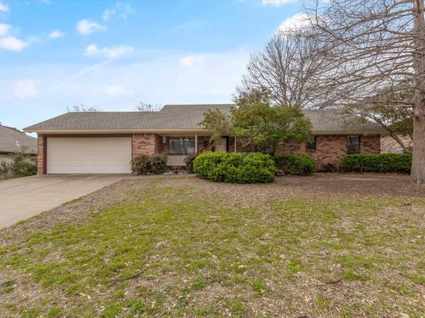 1500 Tobie Layne Street, Benbrook, TX 76126