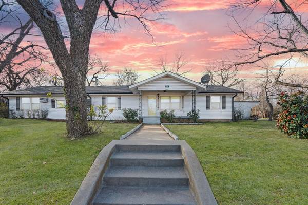 319 Cedar Street,  Palo Pinto,  TX 76484