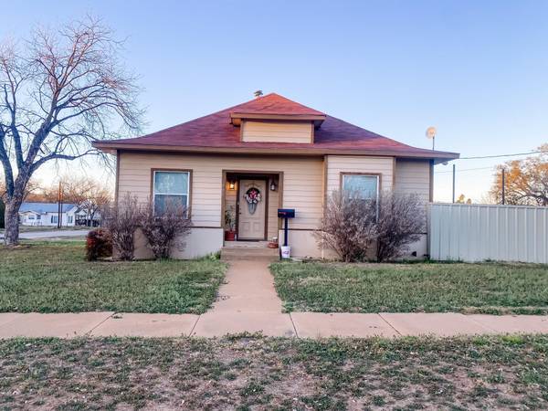 406 W 8th Street, Brady, TX 76825