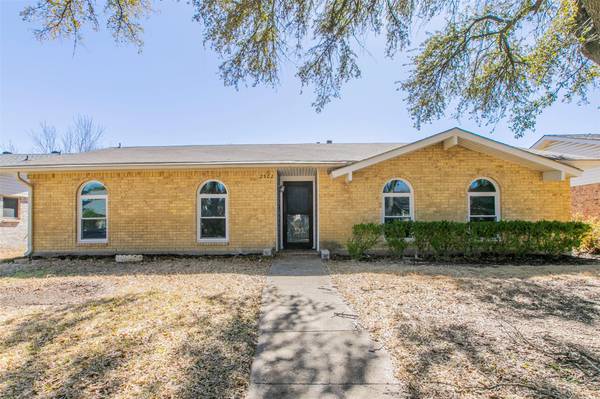 2902 Pinewood Drive, Garland, TX 75044