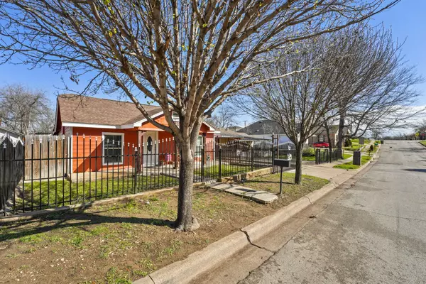 Fort Worth, TX 76105,3309 Fitzhugh Avenue