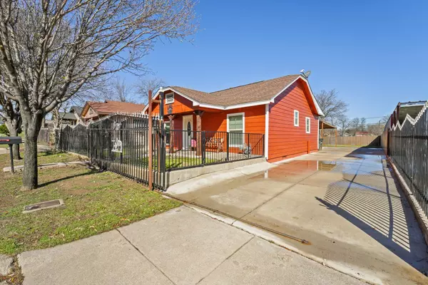 Fort Worth, TX 76105,3309 Fitzhugh Avenue