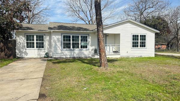 307 E 7th Street, Kaufman, TX 75142