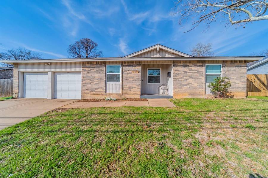 708 W Harwood Road, Euless, TX 76039