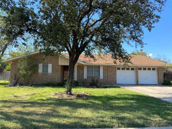 1719 River Oaks Circle, Brownwood, TX 76801